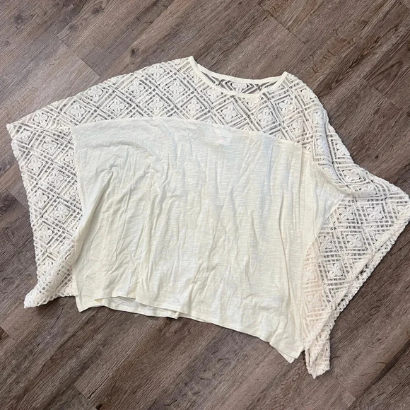 Two by Vince Camuto • Lace Top - Picture 2 of 8